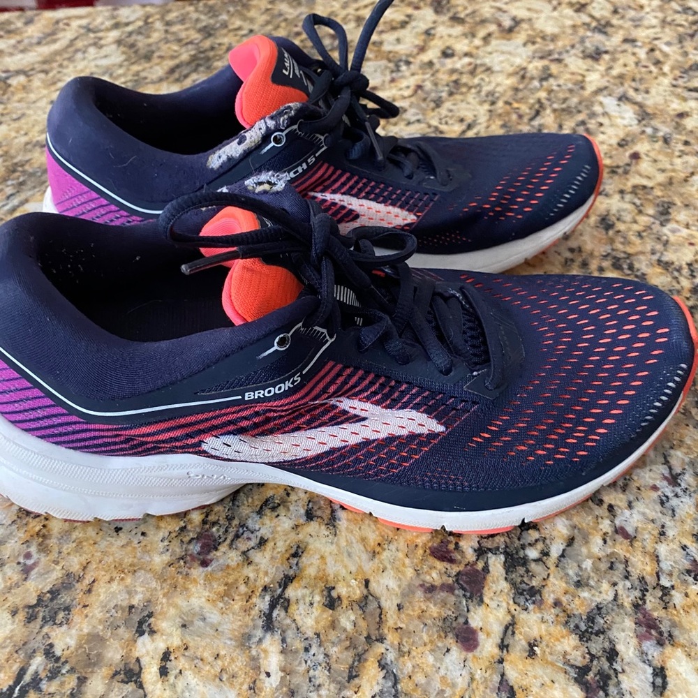 Brooks launch 5 women’s tennis shoes